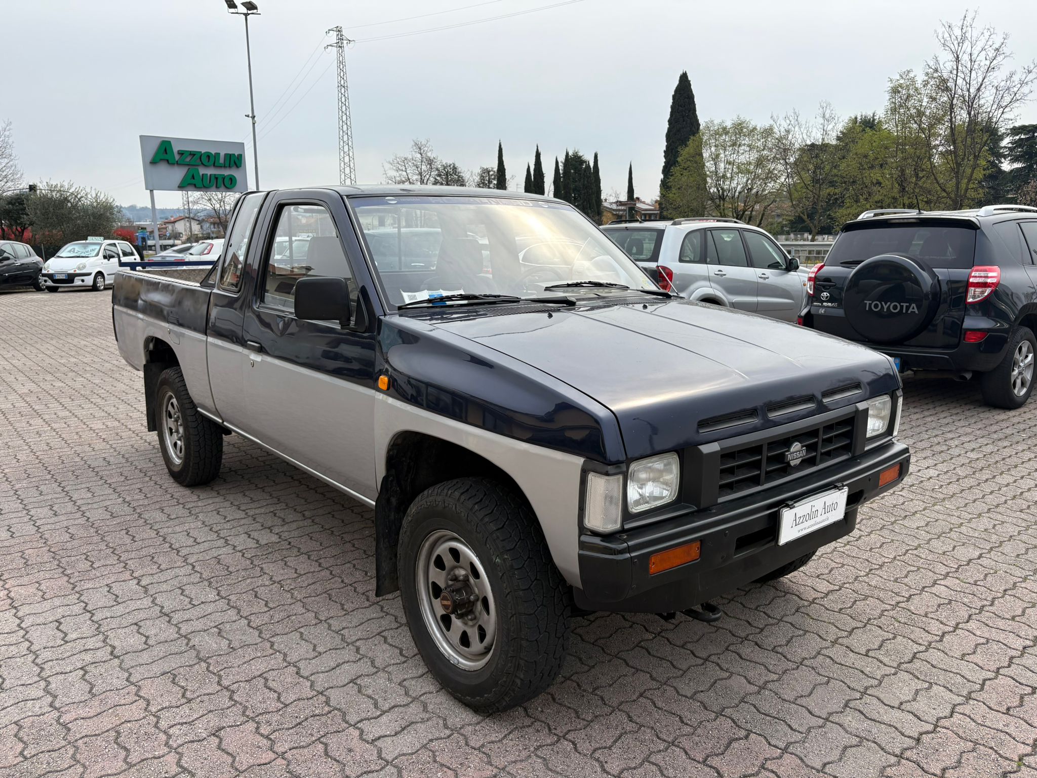NISSAN KING CAB 2/P CASSONATO PORTATA 10 QUINTALI