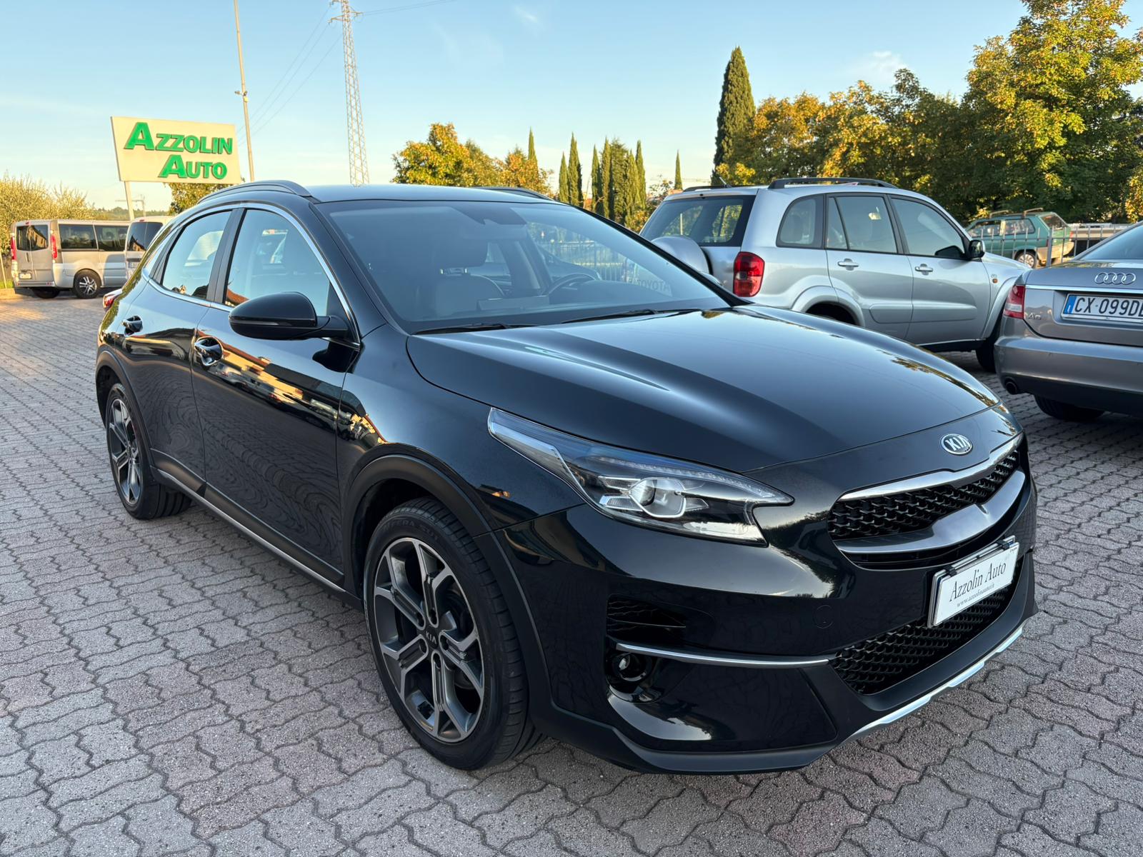 KIA XCEED 1.6 IBRIDA-DIESEL SI A NEOPATENTATI